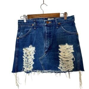 Wrangler Furst Of A Kind Distressed Denim Mini Skirt Sz Medium Waist 29" Frayed
